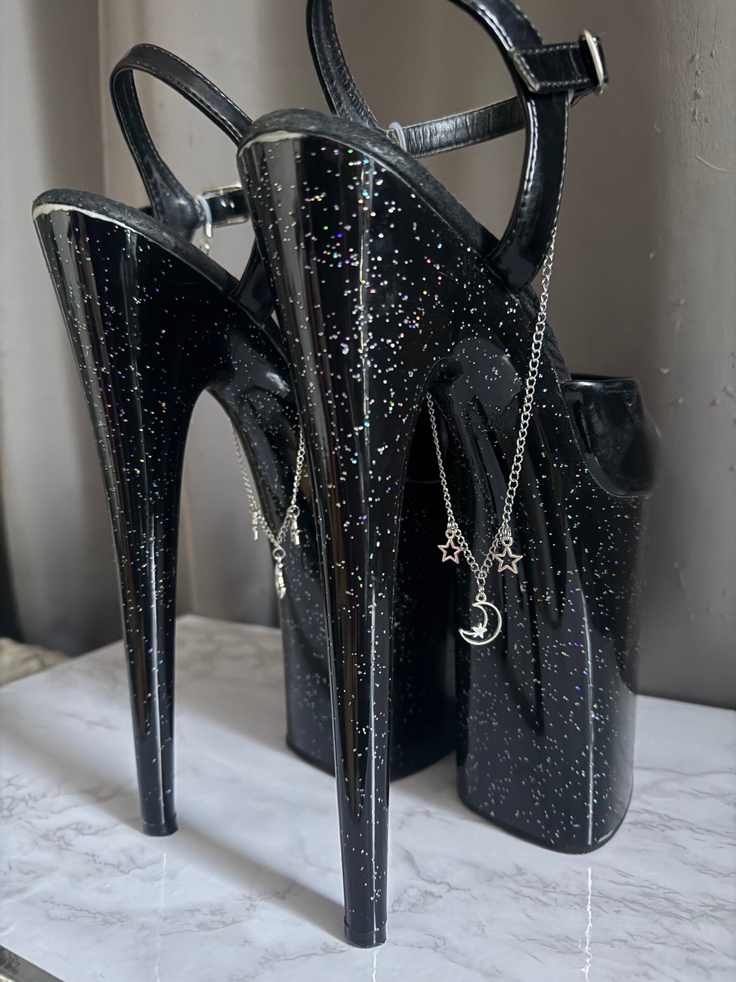 ‘Star Struck’ Shoe Chains (Crescent Moon Single Chain)